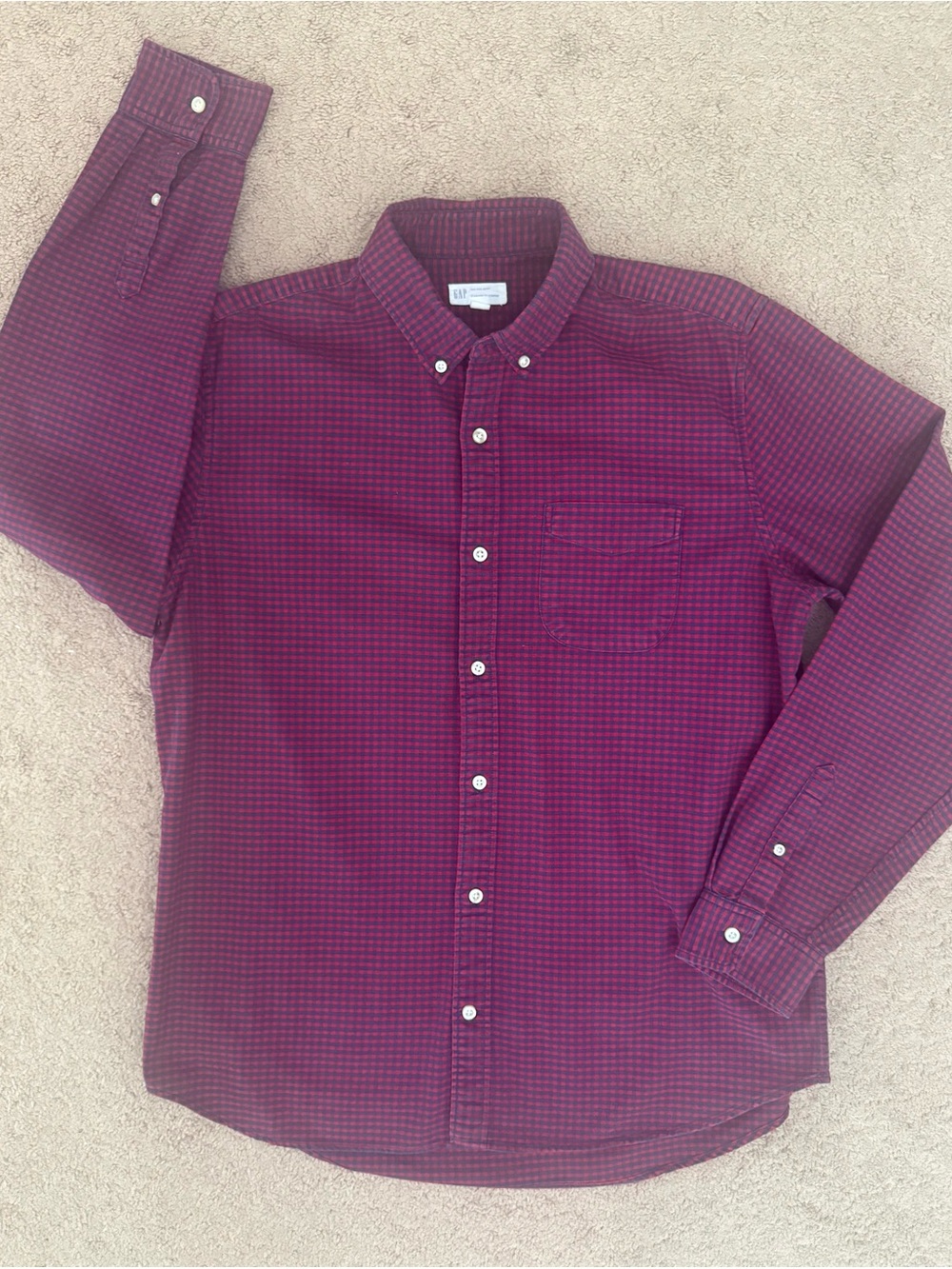 GAP Men's Red and Navy Check Button-Down Shirt Size L